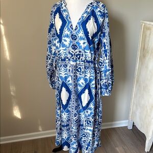 H&M Blue and White Long Sleeve V-Neck Sundress 🍁